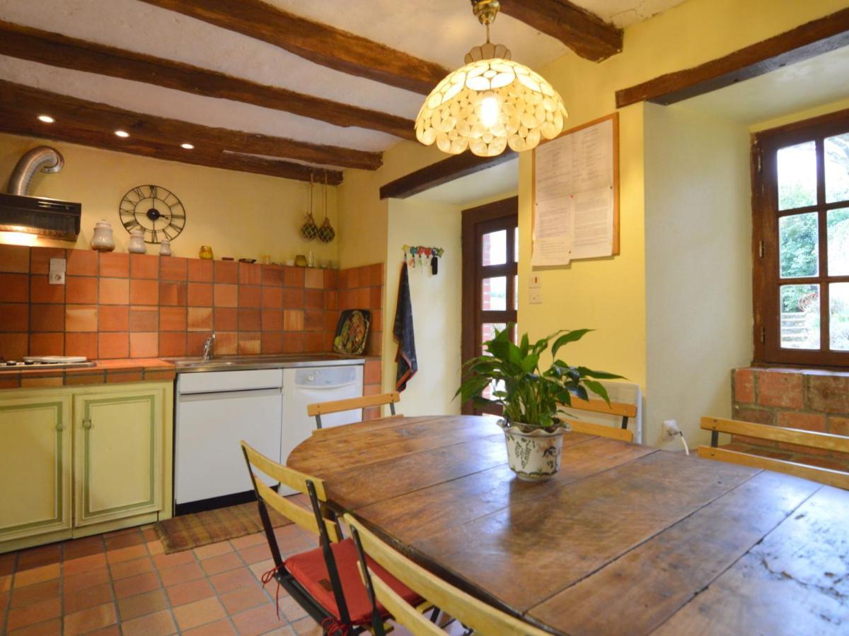 Magnificent Holiday Home With Pool Saint-Paul-du-Bois Kamer foto