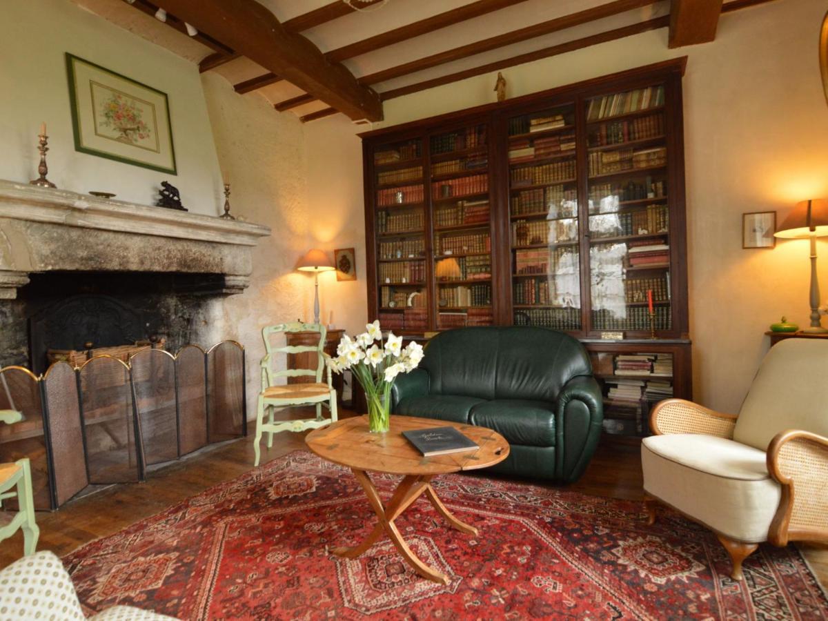 Magnificent Holiday Home With Pool Saint-Paul-du-Bois Kamer foto