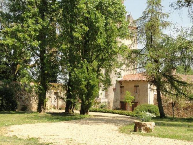 Magnificent Holiday Home With Pool Saint-Paul-du-Bois Buitenkant foto